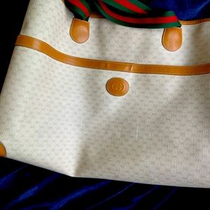 Get this out of my closet!!!!! Authentic Gucci Shelly line tote bag.